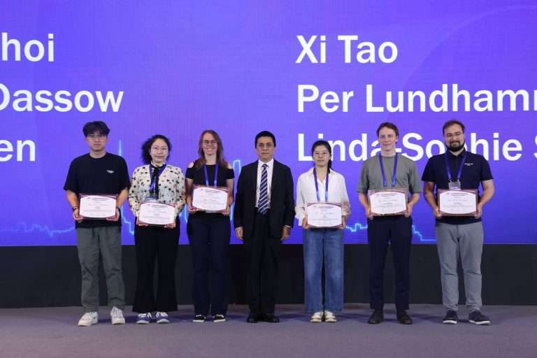 Linda Schneider Wins Outstanding Presenter Award at Fully3D 2025