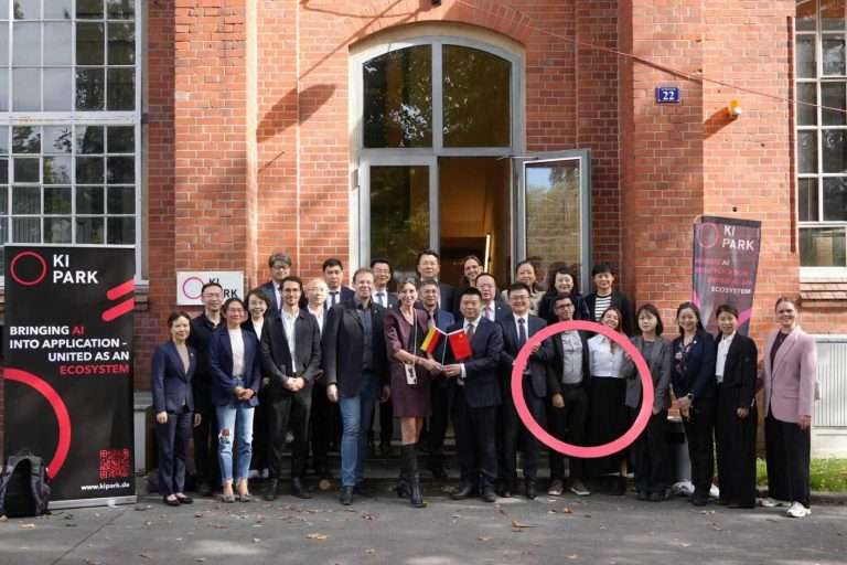 FAU and West China Hospital sign strategic partnership at KI Park Berlin